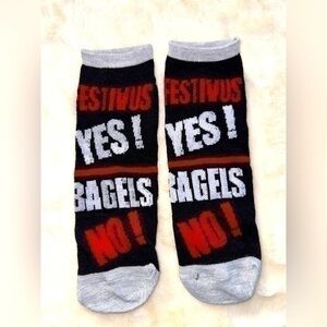 3/$25 Seinfeld Festivus Yes! Bagels No! TV Show Holiday Xmas Christmas Socks